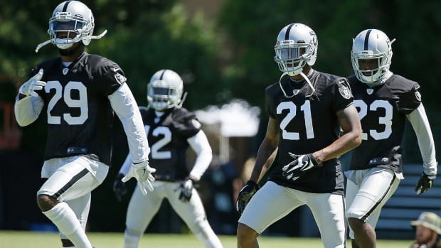 raiders-training-camp-postcard-preseason-sean-smith.jpg